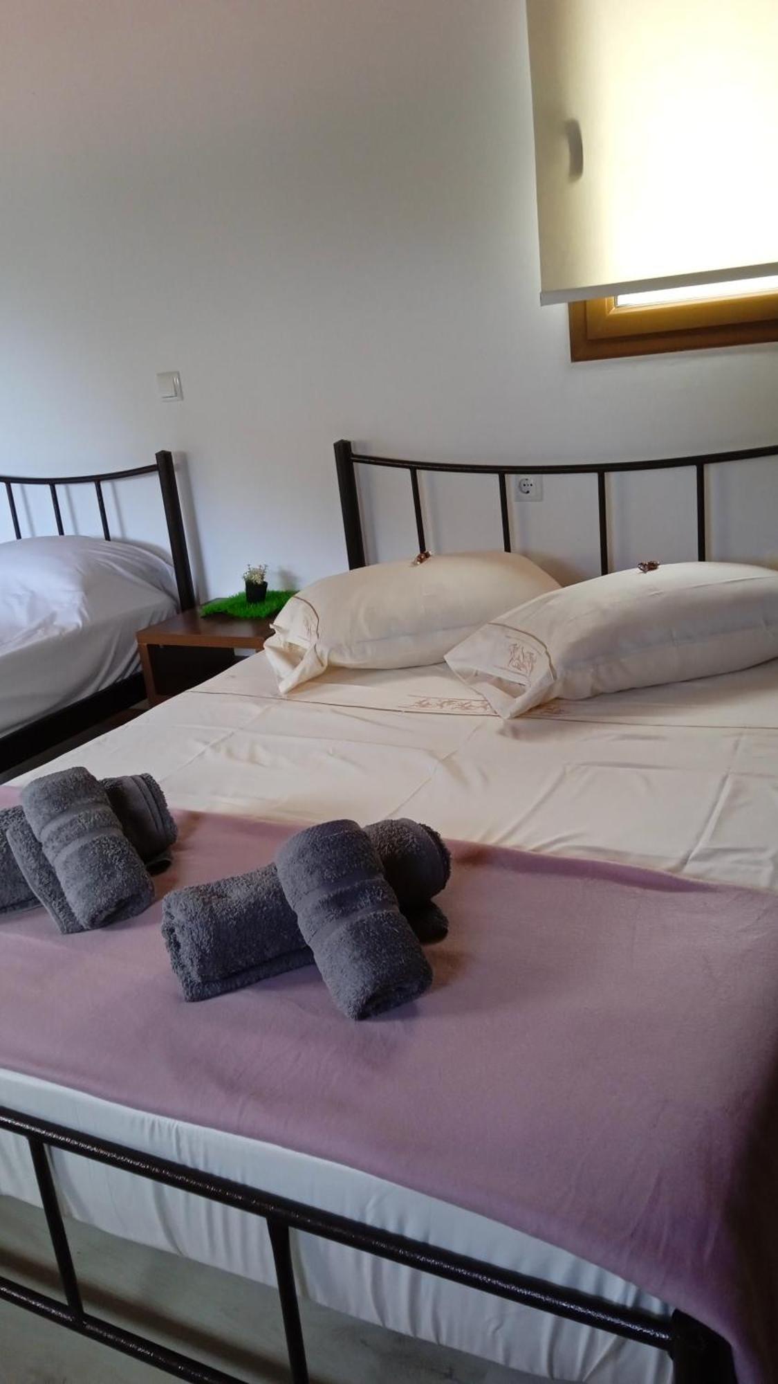 Tolis Apartment Himare