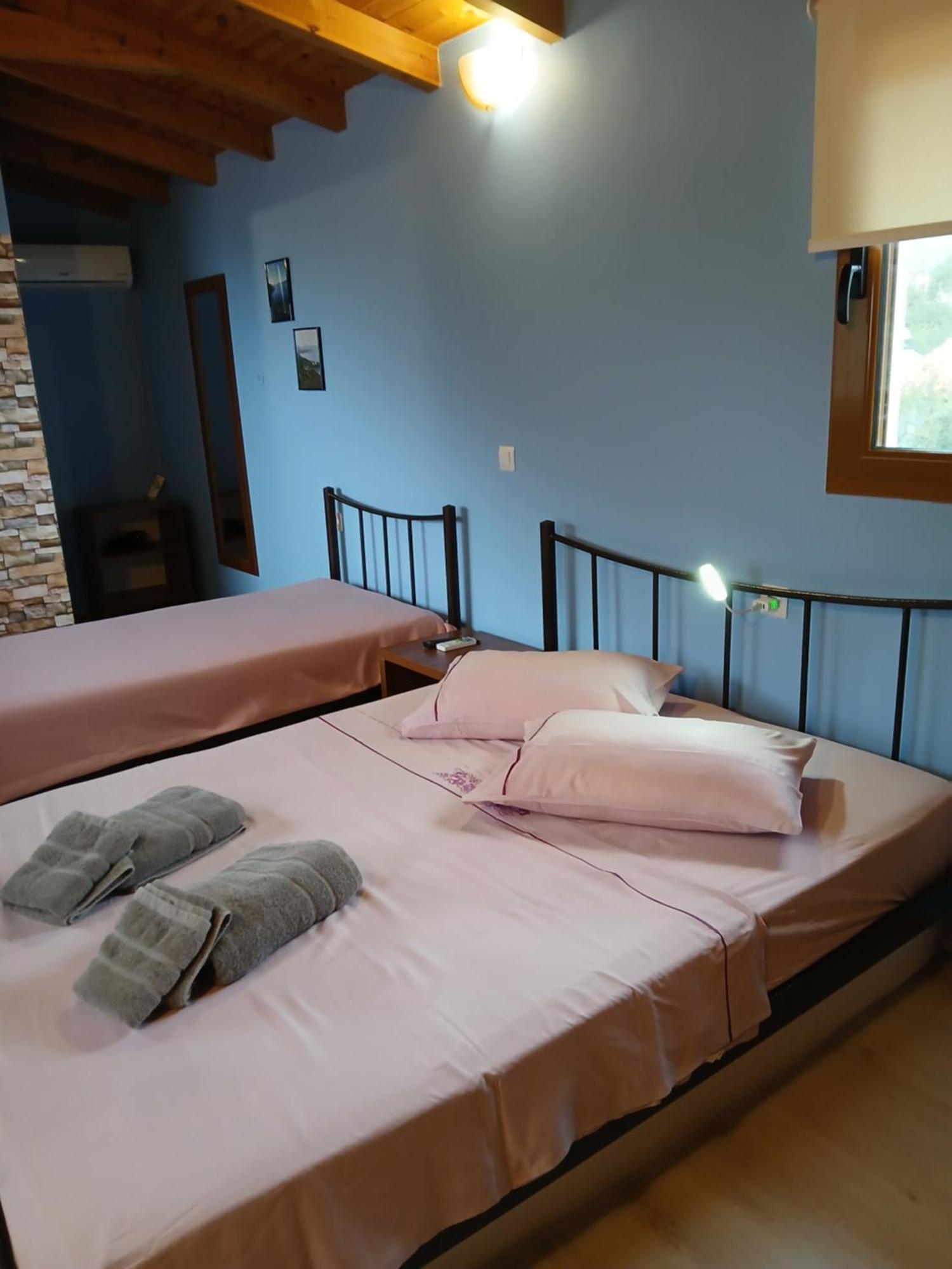 Tolis Himara